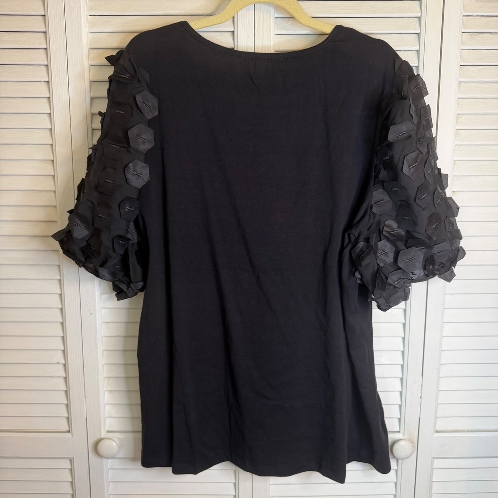 Love Ever After Skylar Black 3D Applique Sleeve Scoop Neck Knit Top 2X NEW - Picture 8 of 11